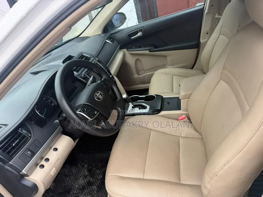 Toyota Camry 2013 Off white