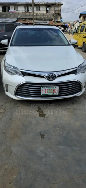 Toyota Avalon Touring FWD Sedan (3.6L 6cyl 6A) 2016 White