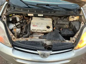 Toyota Sienna 2006 Gold