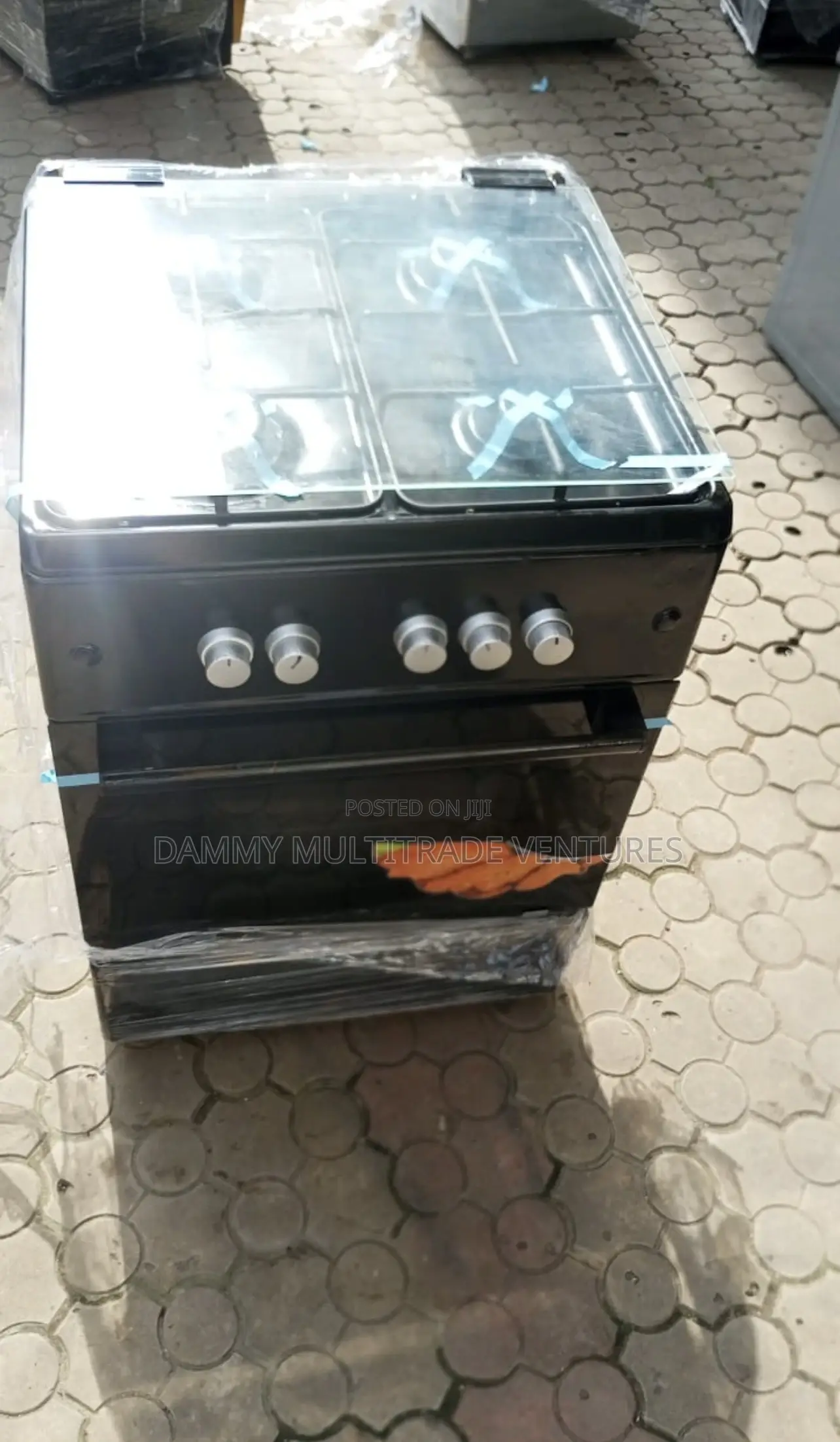 Maxi 60x60 Black Standing Gas Cooker