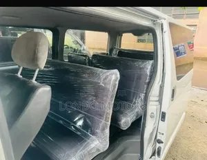 Toyota HiAce 2014 White