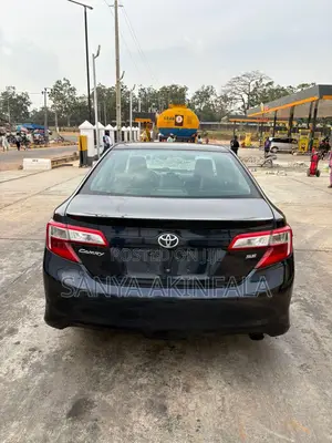 Toyota Camry SE 4dr Sedan (2.5L 4cyl 6A) 2014 Black