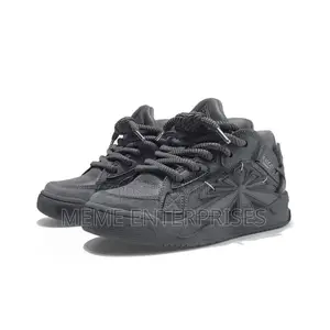 Grey——-Sneak