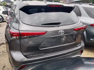 Toyota Highlander 2021 Gray
