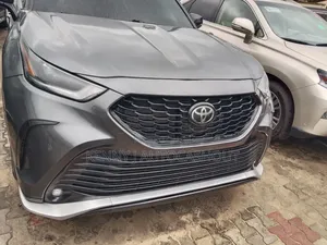 Toyota Highlander 2021 Gray