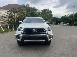 Toyota Hilux Revo Double Cab Petrol 2.7 AWD 2022 White