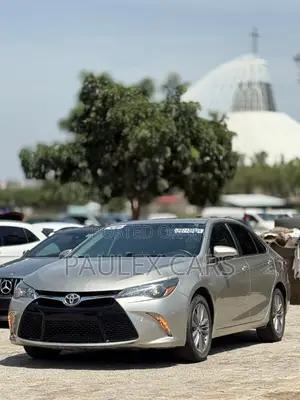 Toyota Camry SE 4dr Sedan (2.5L 4cyl 6A) 2016 Gold