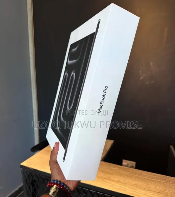 New Laptop Apple MacBook Pro 2024 M4 Max 48GB Apple M4 Max SSD 1T