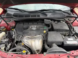 Toyota Camry SE 4dr Sedan (2.5L 4cyl 6A) 2011 Red