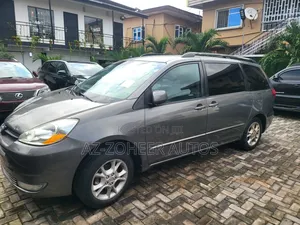 Toyota Sienna 2005 Gray