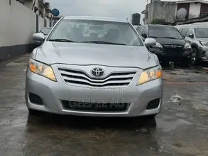 Toyota Camry LE 4dr Sedan (2.5L 4cyl 6A) 2011 Silver