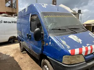 Peugeot Boxer 2019 Blue