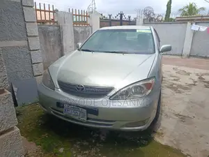 Toyota Camry LE 4dr Sedan (2.4L 4cyl 4A) 2004 Silver
