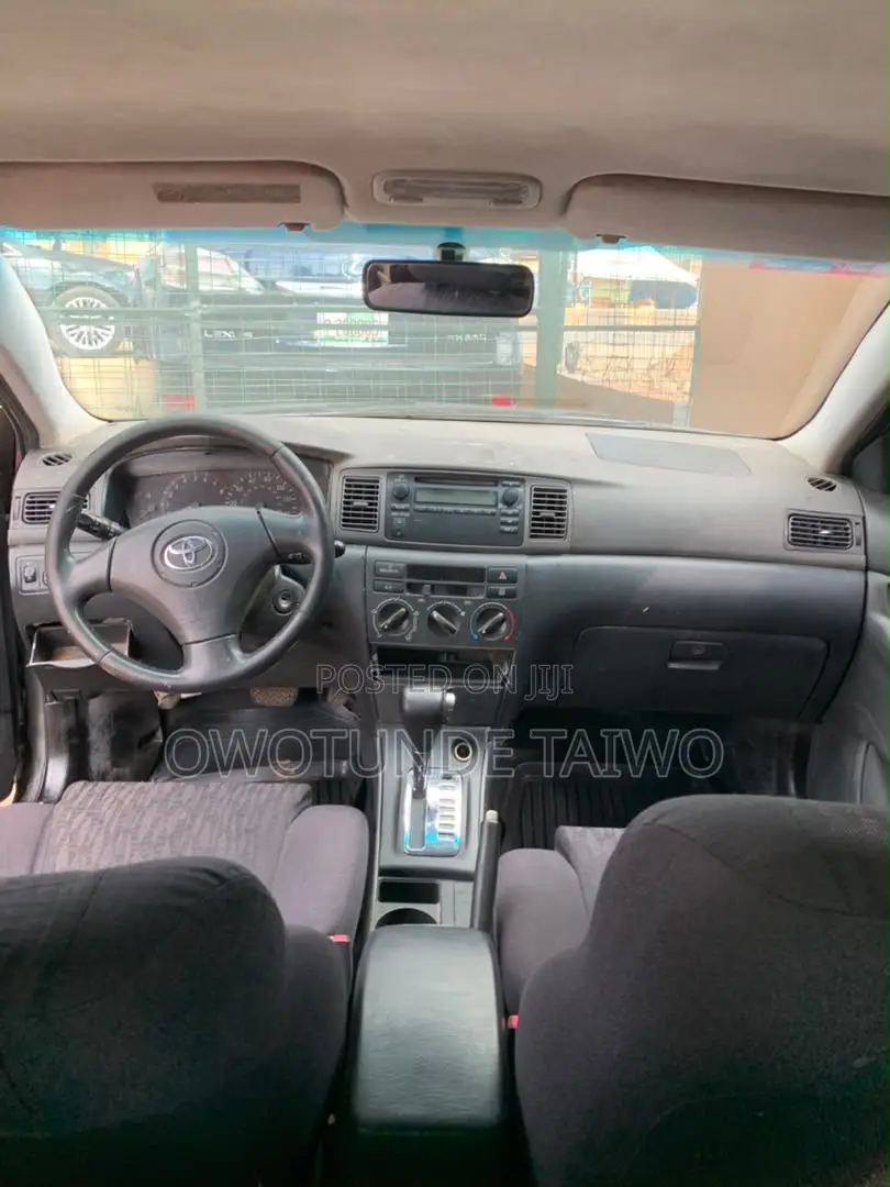 Toyota Corolla 2004 Gray