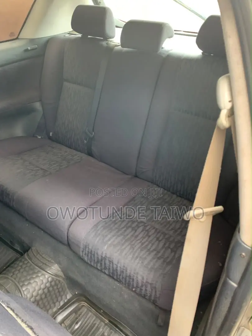Toyota Corolla 2004 Gray