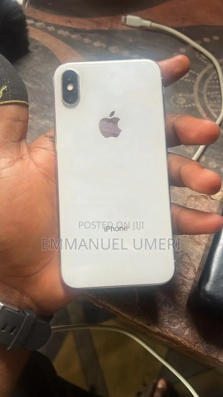 Apple iPhone X 64 GB White