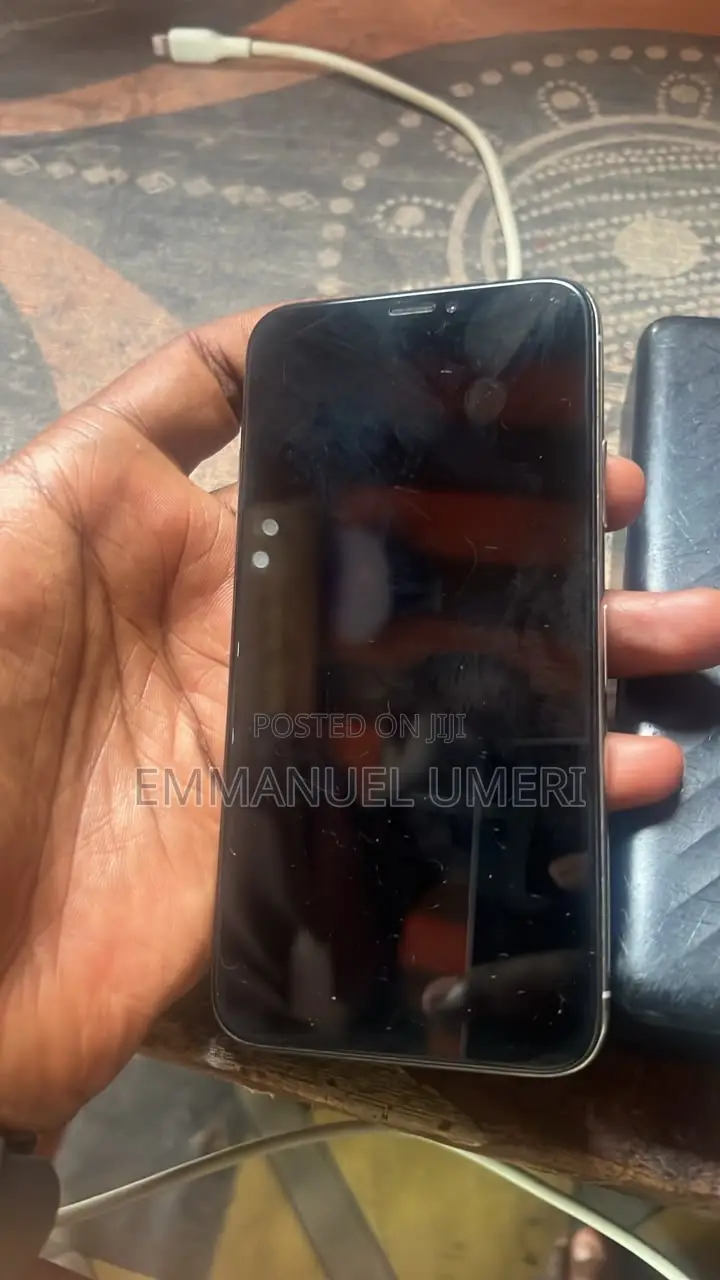 Apple iPhone X 64 GB White