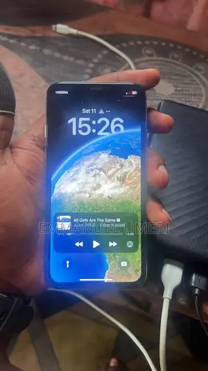 Apple iPhone X 64 GB White