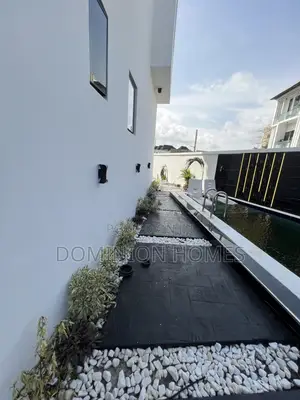 5bdrm Duplex in Lekki Expressway for sale