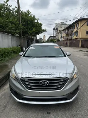 Hyundai Sonata Sport 2.0T Sedan FWD (2.0L 4cyl 6A) 2016 Silver