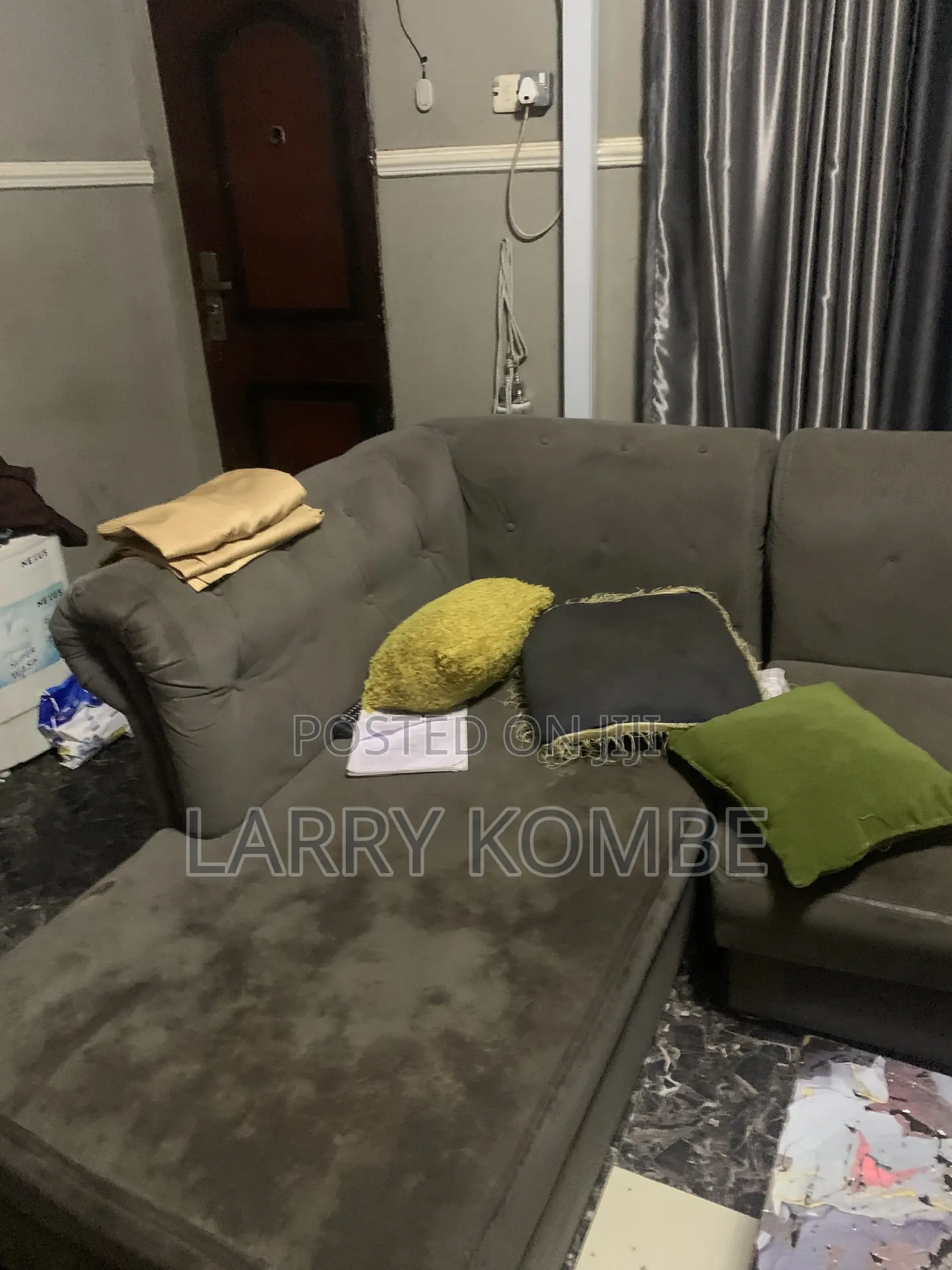L Share Chair