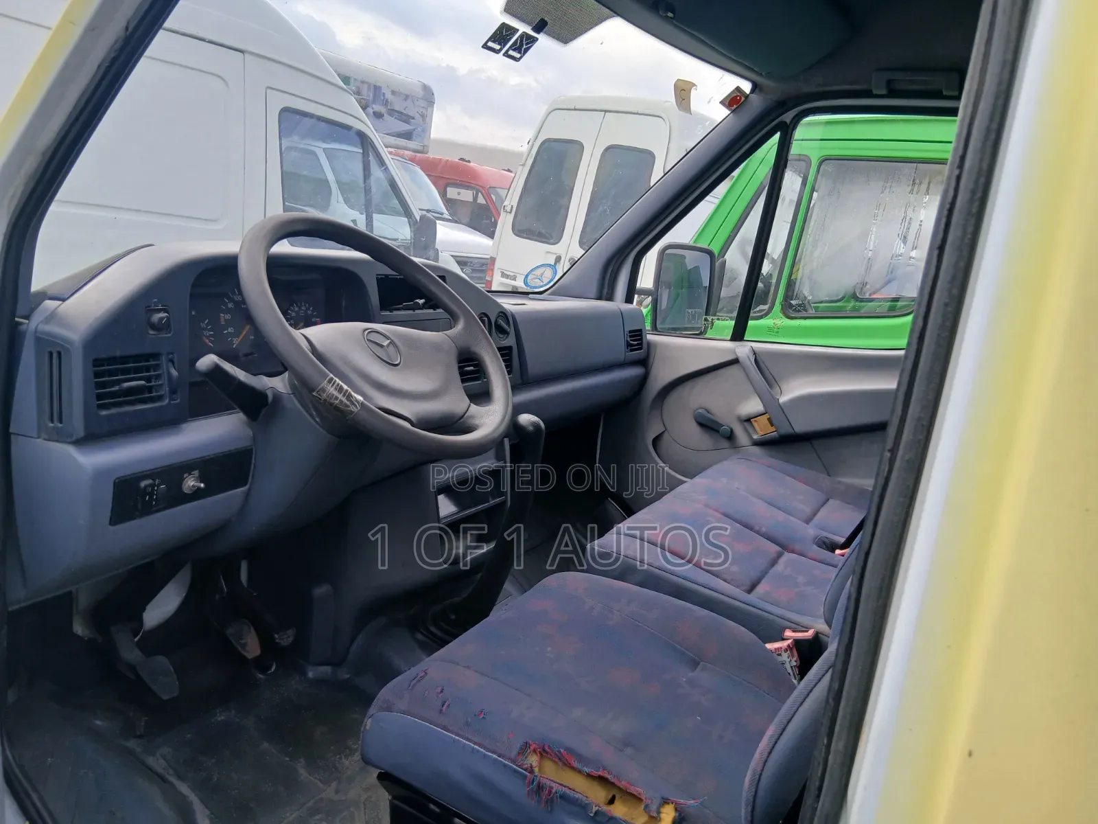 Mercedes-Benz T2 2002 Yellow