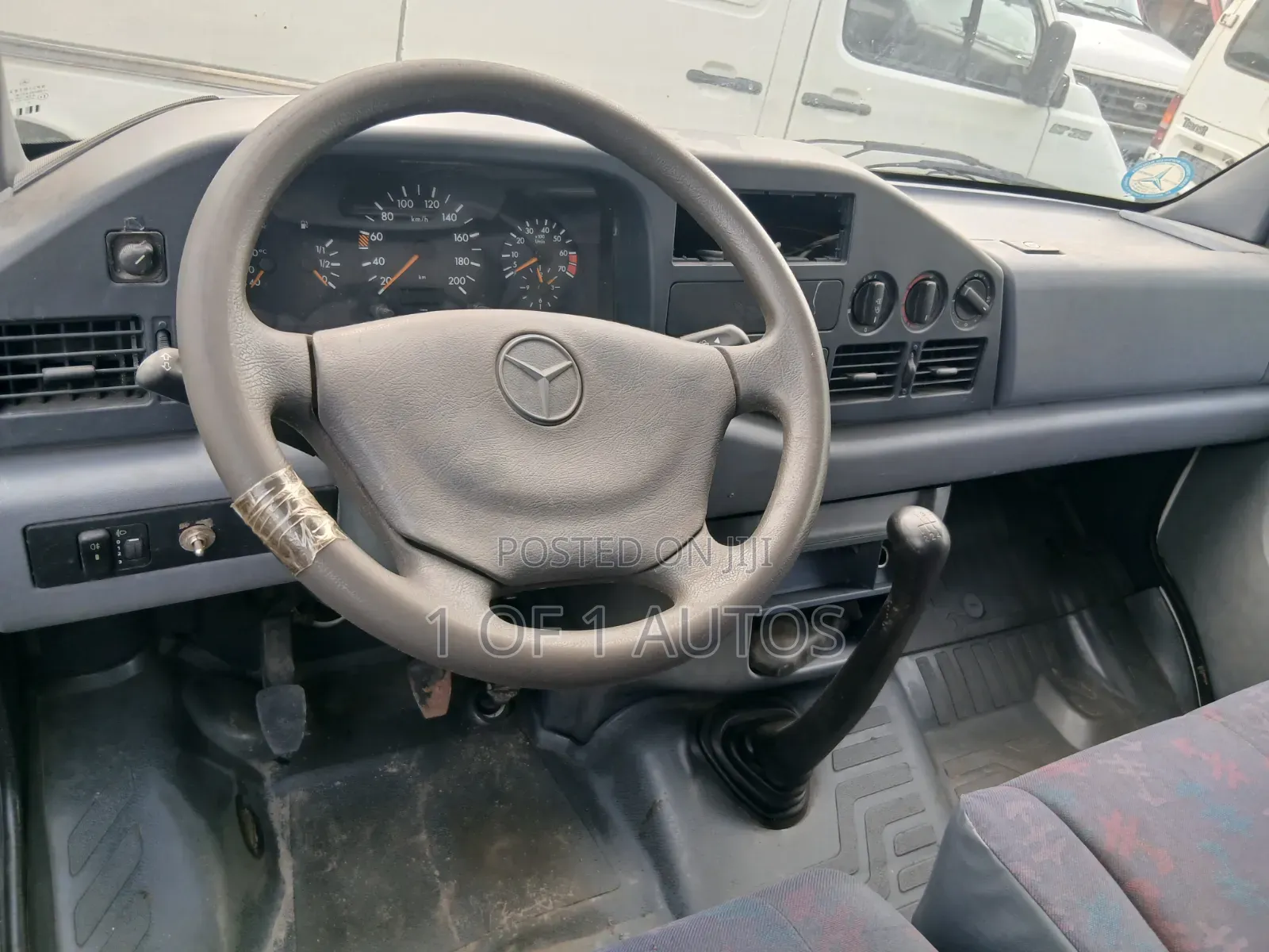 Mercedes-Benz T2 2002 Yellow