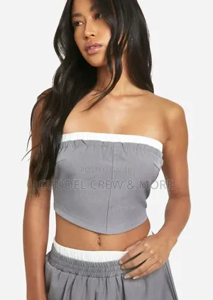 Boohoo Woman's Contrast Linen Look Bendeau Top