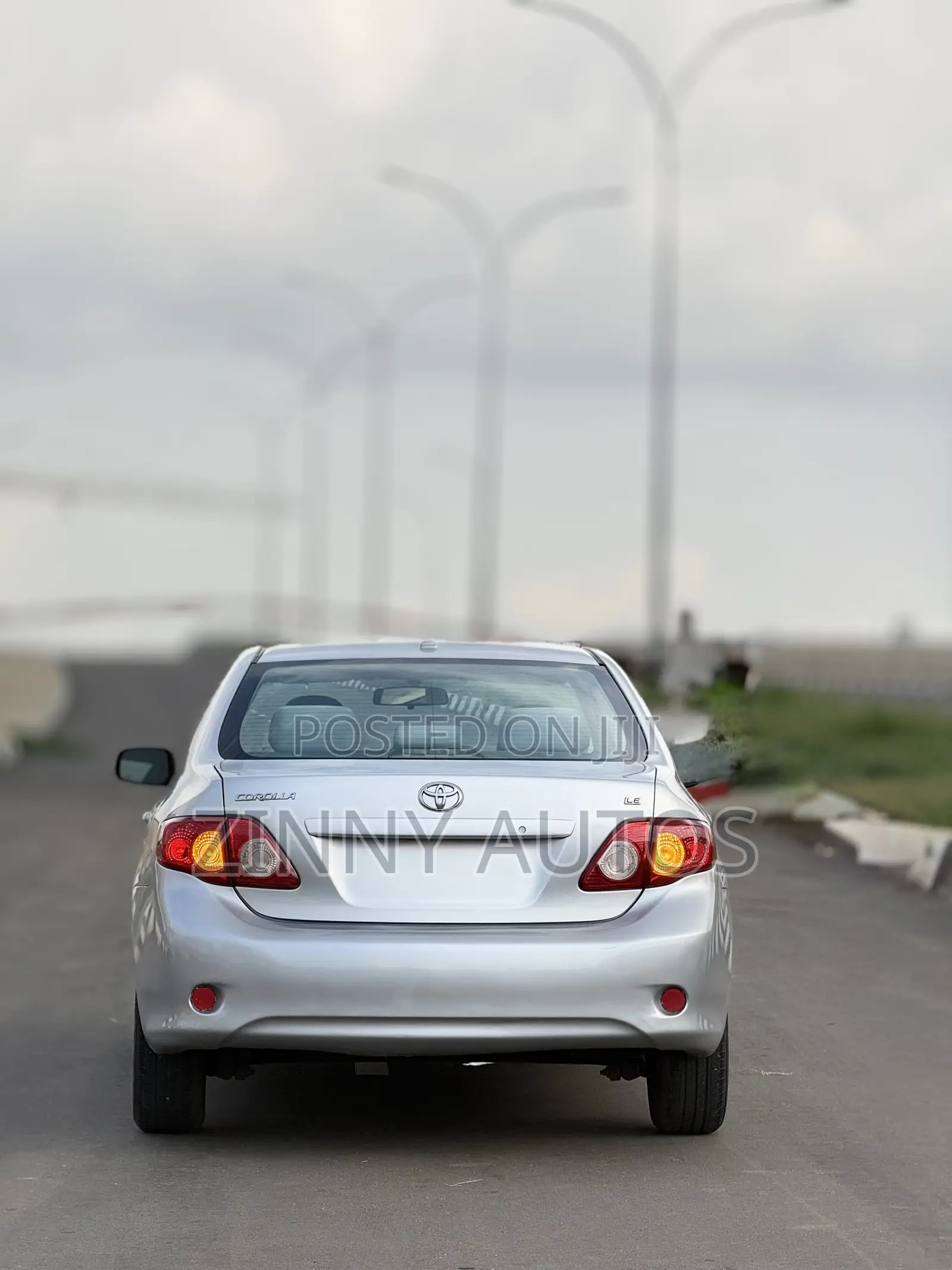 Toyota Corolla 2010 Silver
