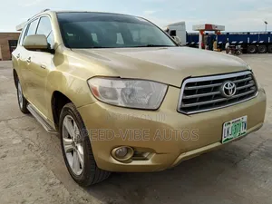 Toyota Highlander 2010  Gold 