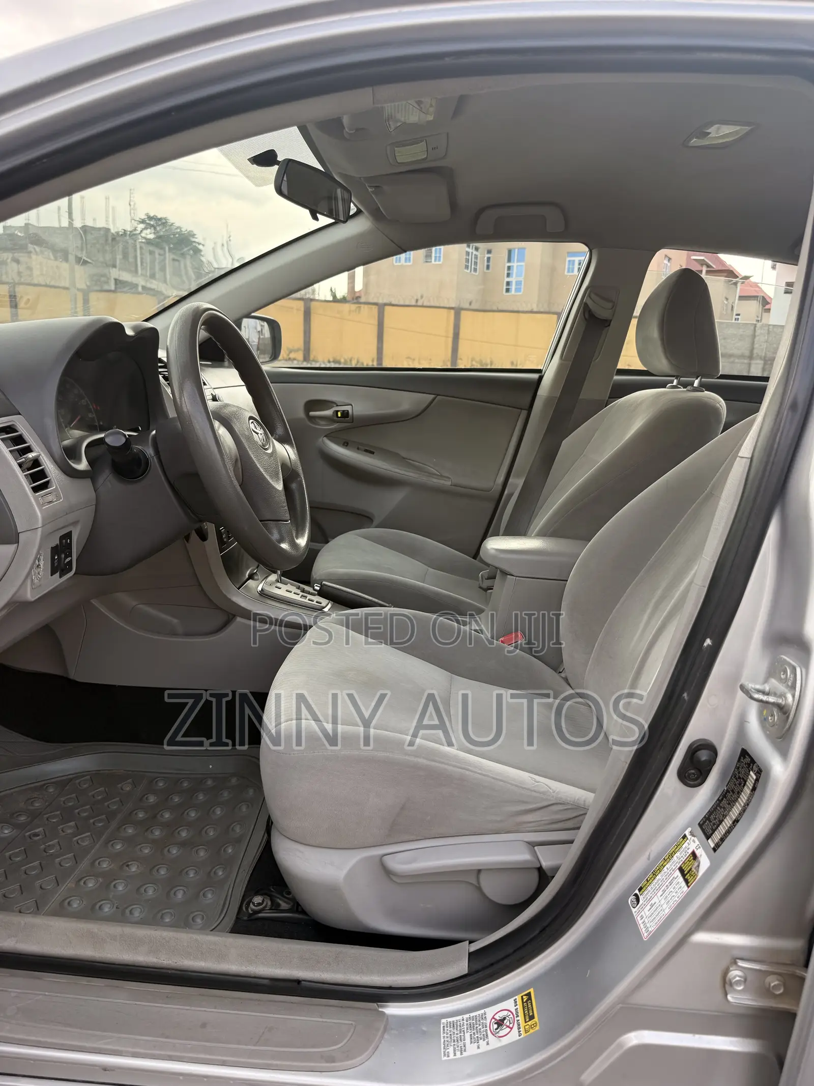 Toyota Corolla 2010 Silver