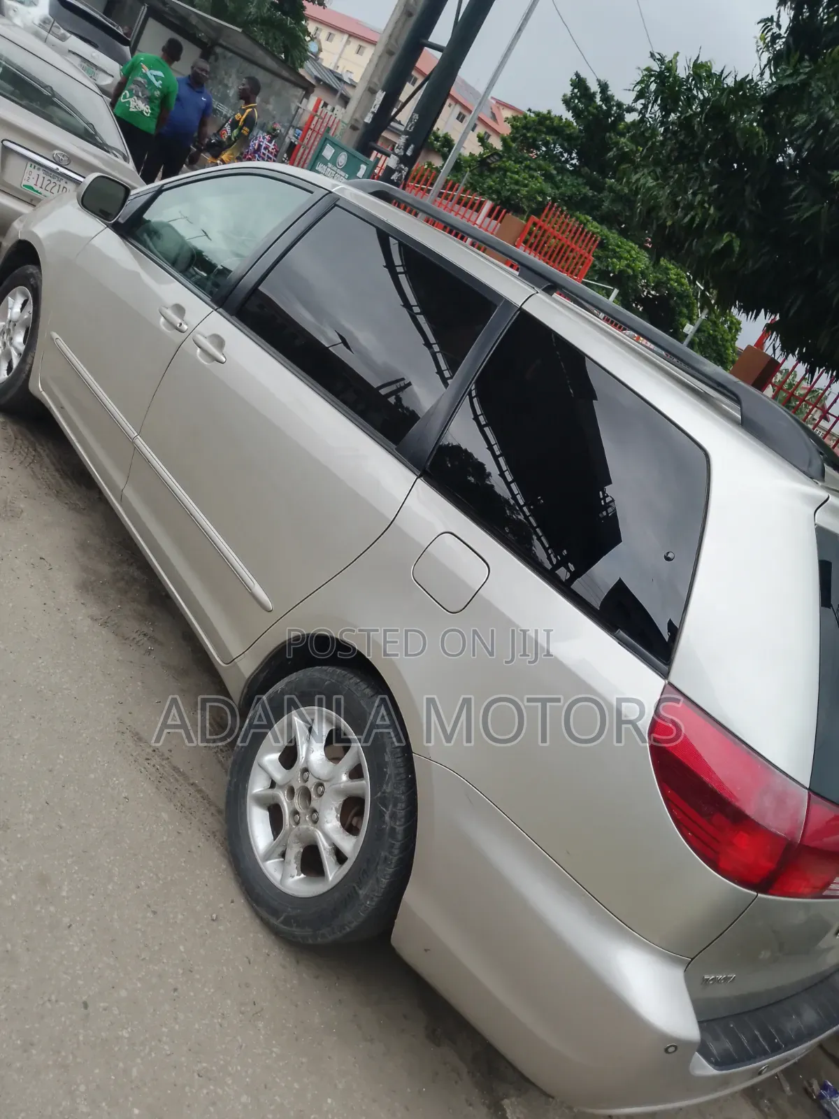 Toyota Sienna 2005 Silver