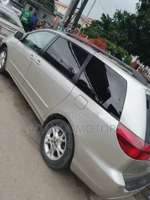 Toyota Sienna 2005 Silver
