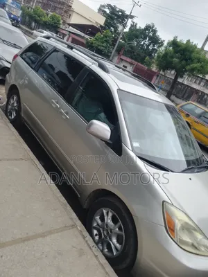 Toyota Sienna 2005 Silver
