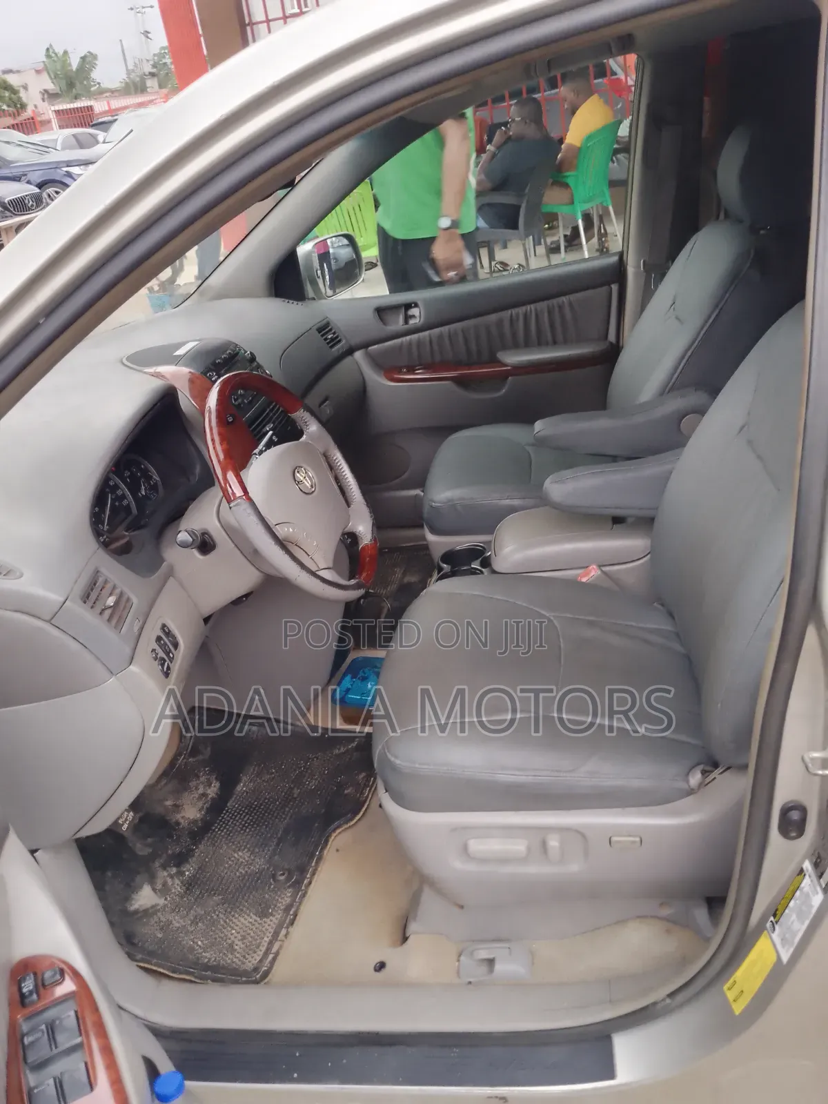 Toyota Sienna 2005 Silver
