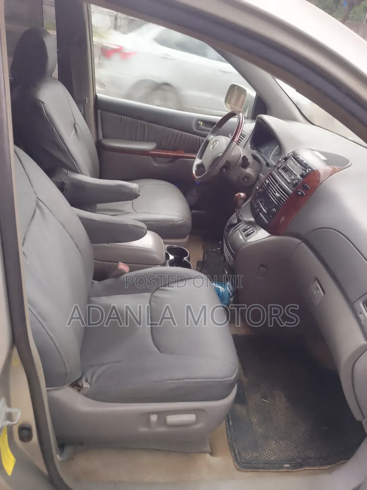 Toyota Sienna 2005 Silver