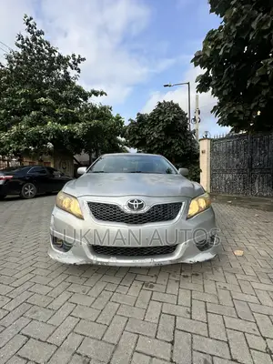 Toyota Camry SE 4dr Sedan (2.5L 4cyl 6A) 2011 Silver