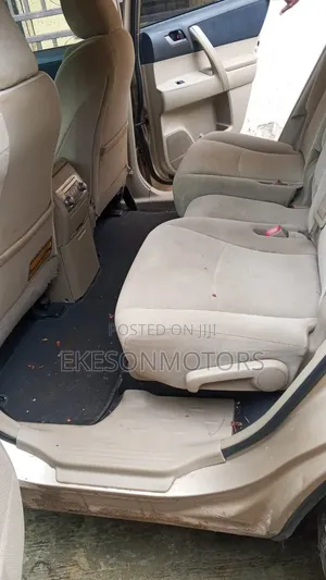 Toyota Highlander SE 3.5L 2WD 2013 Gold