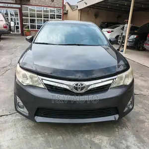Toyota Camry XLE 4dr Sedan (2.5L 4cyl 6A) 2012 Gray