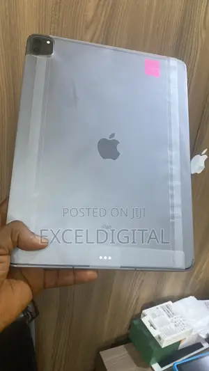 Apple iPad Pro 12.9 (2021) 128 GB Gray