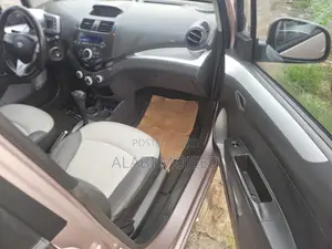 Chevrolet Spark Hatch LS 2010 Pink