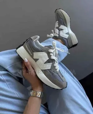 Nb Sneakers