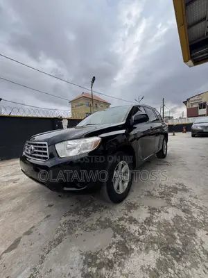Toyota Highlander Base 2010 Black