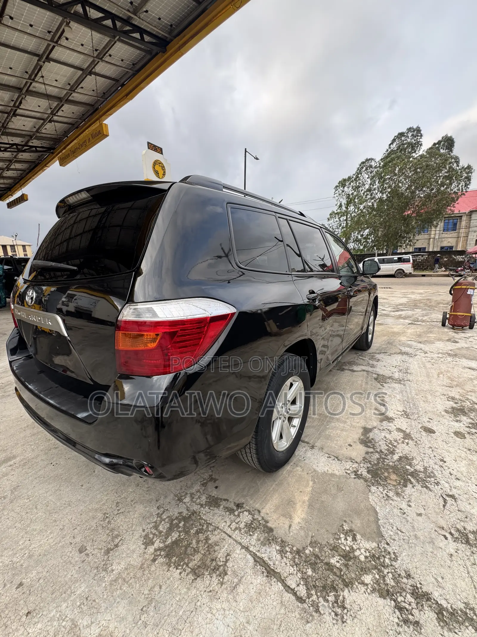Toyota Highlander Base 2010 Black
