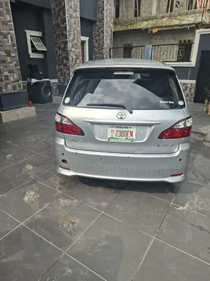 Toyota Avensis Verso 2008 Silver