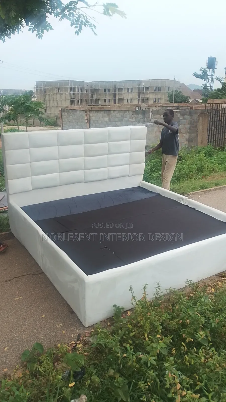 Noble Design = Oju Bedframe