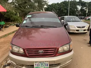 Toyota Picnic 2.0 FWD 2004 Red