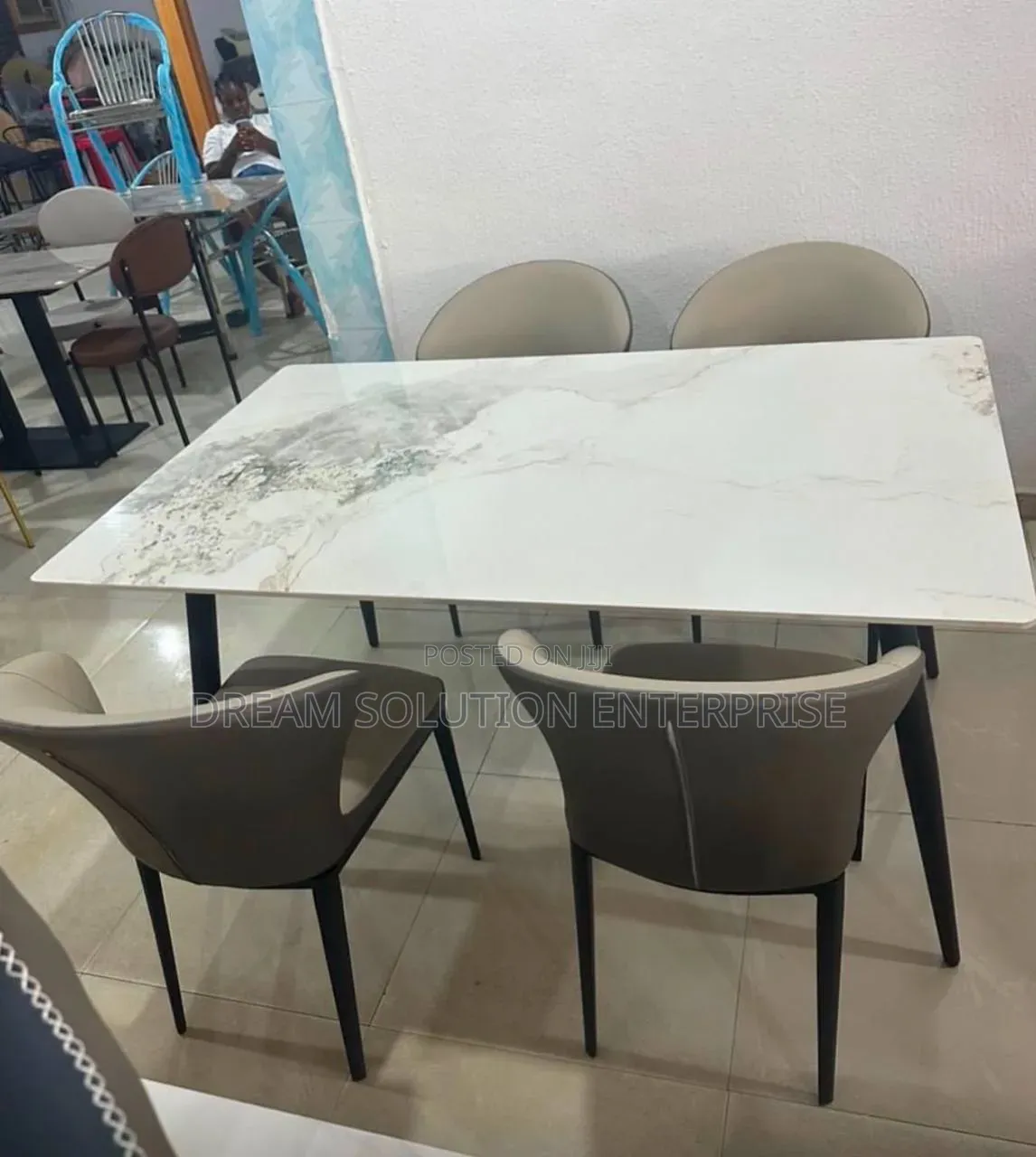 Quality Imported Dinning Table With Chairs