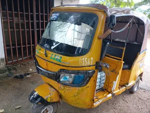 TVS King Deluxe Plus iTouch Start 2010 Yellow