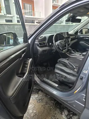 Toyota Highlander Limited 2022 Blue